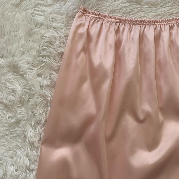 SOLD!🤎Vintage Satin MIDI Skirt - Picture 3 of 3